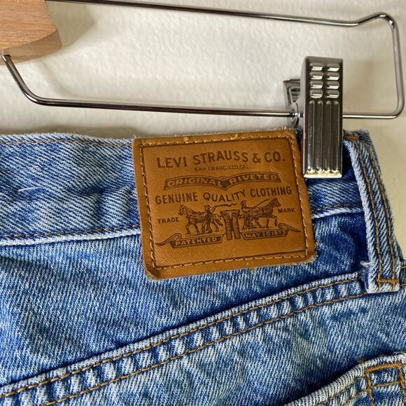 Levi’s Wedgie Icon Fit in Shut Up ankle raw hem high rise medium Wash - Picture 6 of 8